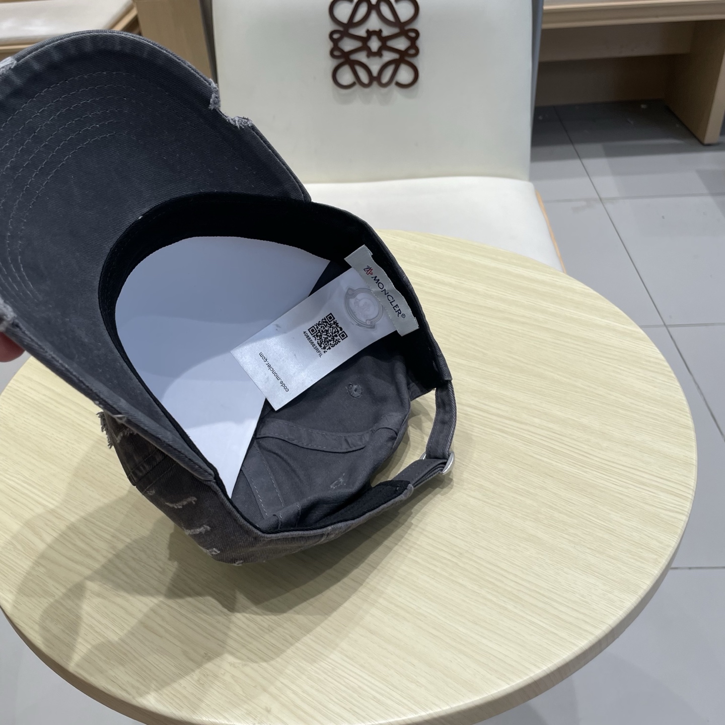 Moncler蒙口 秋冬新款棒球帽 ， 质感满满.今年灯芯饿真的