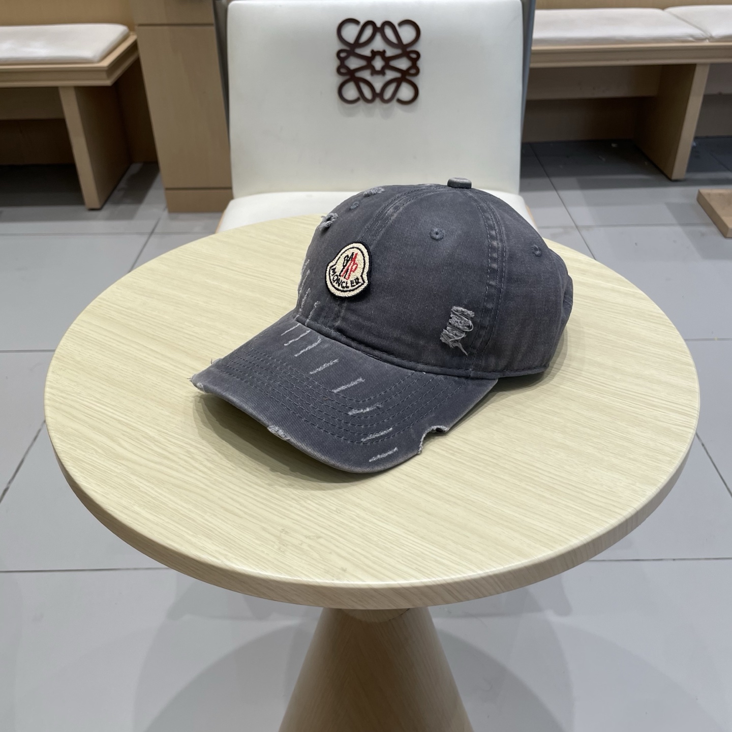  Moncler蒙口 秋冬新款棒球帽 ， 质感满满.今年灯芯饿真的