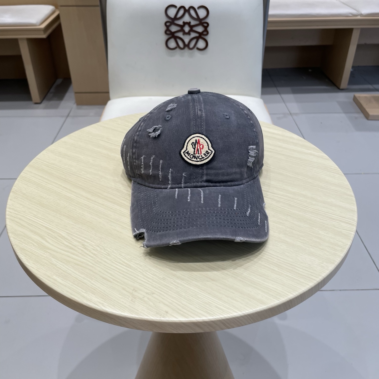  Moncler蒙口 秋冬新款棒球帽 ， 质感满满.今年灯芯饿真的