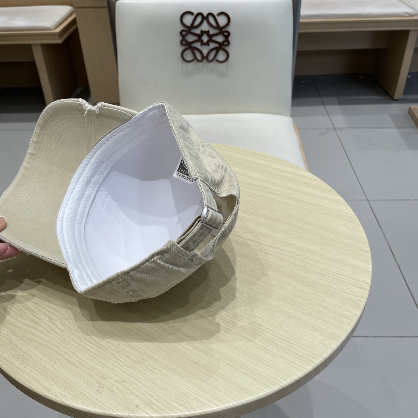  Moncler蒙口 秋冬新款棒球帽 ， 质感满满.今年灯芯饿真的