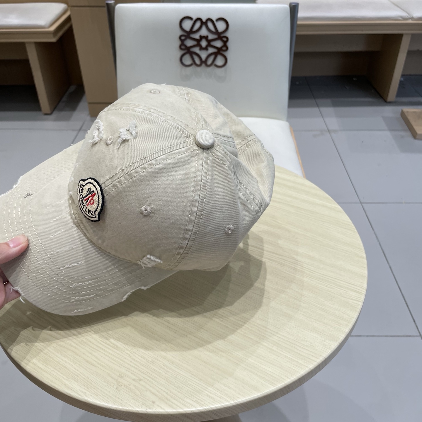  Moncler蒙口 秋冬新款棒球帽 ， 质感满满.今年灯芯饿真的