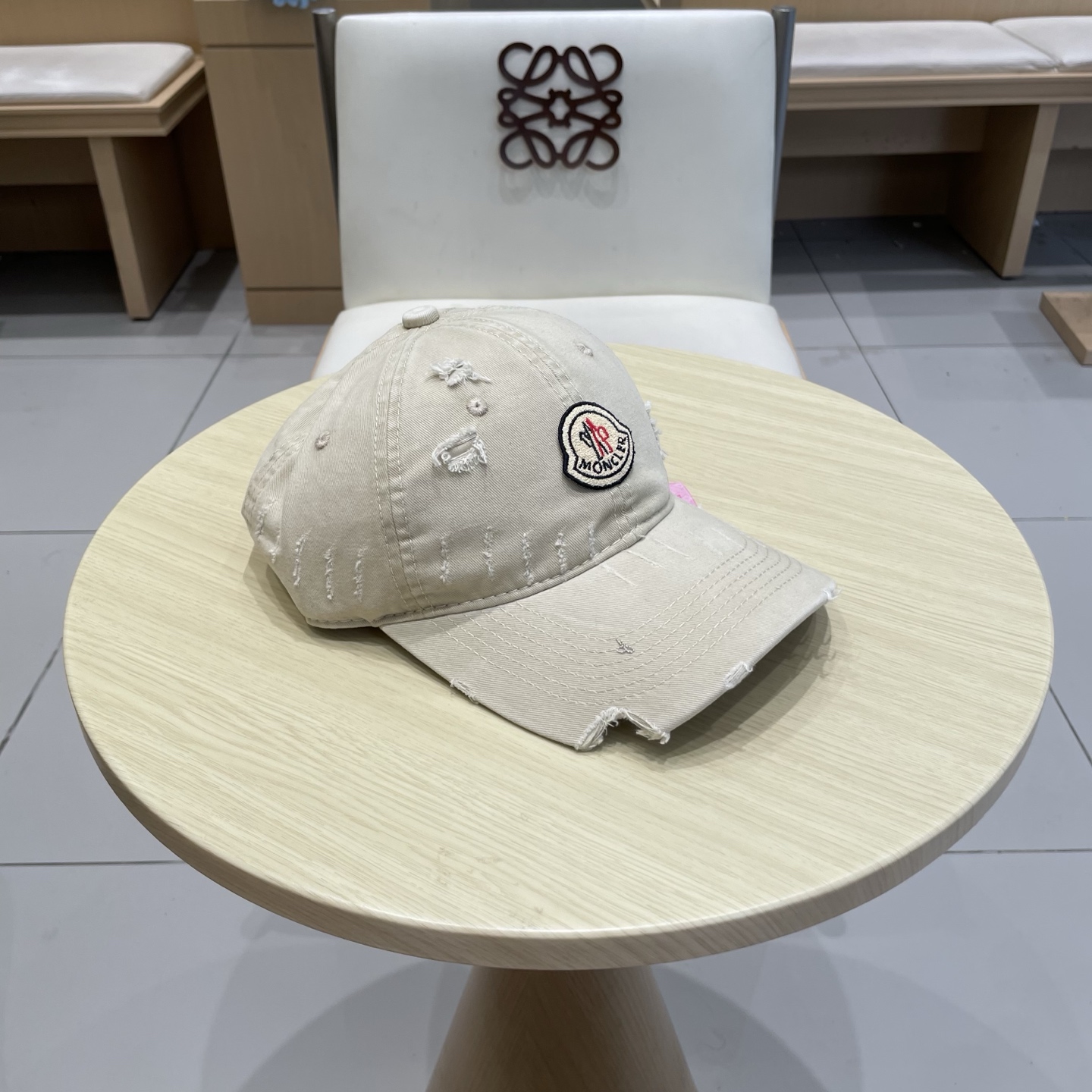  Moncler蒙口 秋冬新款棒球帽 ， 质感满满.今年灯芯饿真的