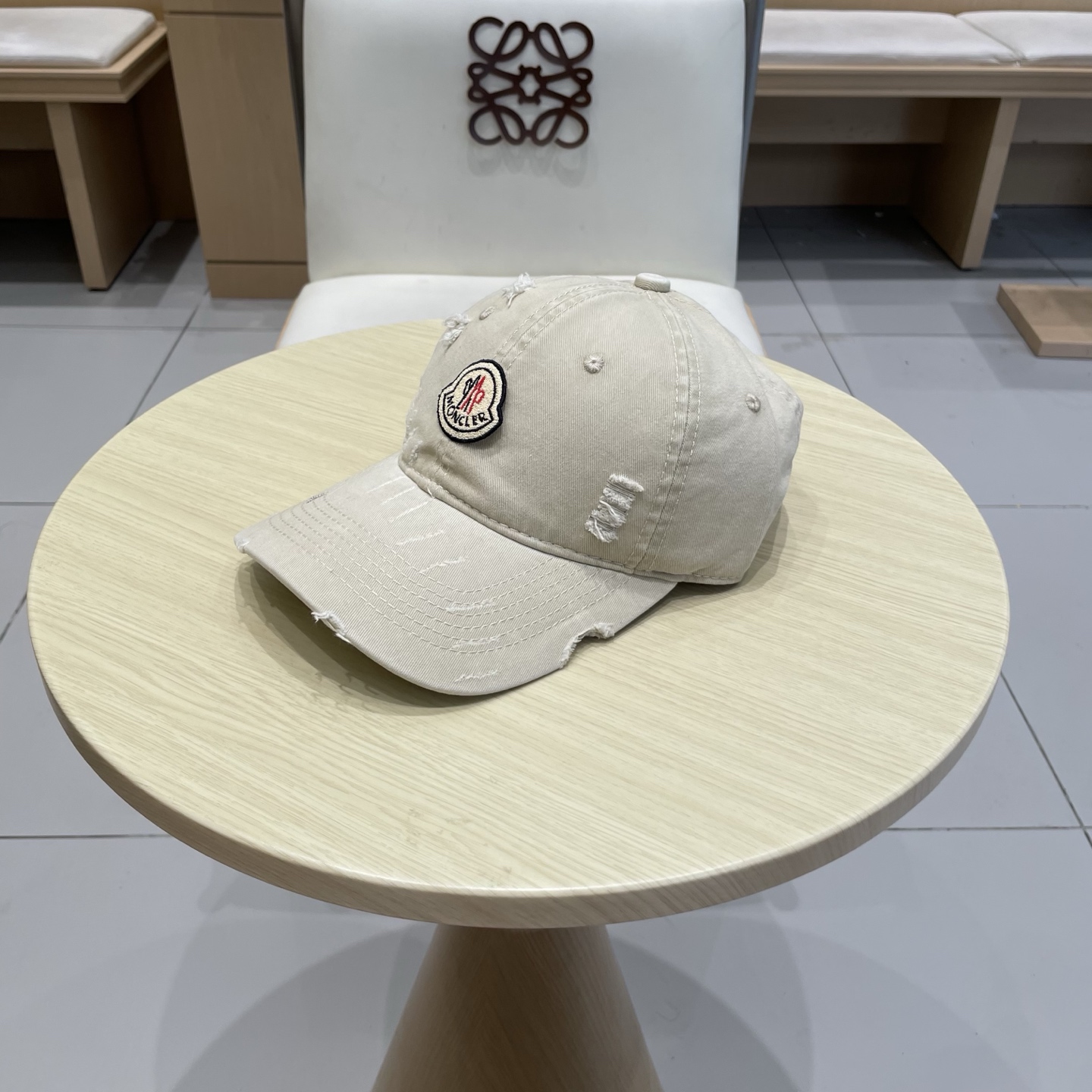  Moncler蒙口 秋冬新款棒球帽 ， 质感满满.今年灯芯饿真的