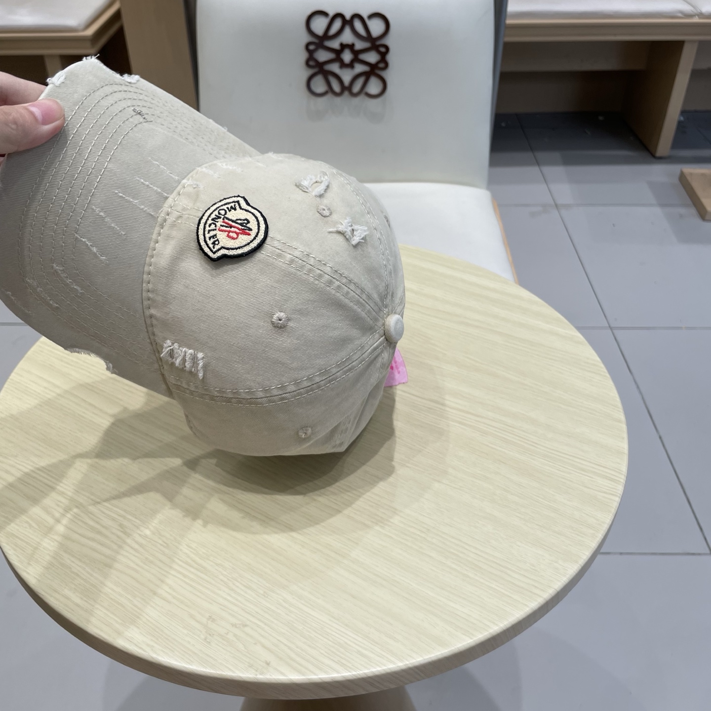  Moncler蒙口 秋冬新款棒球帽 ， 质感满满.今年灯芯饿真的