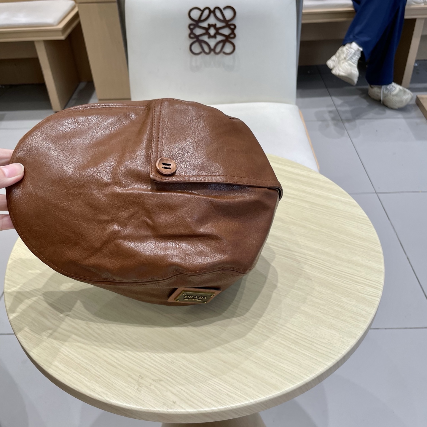  Prada普拉达2025新款秋复古Pu皮前进帽女韩版个性百搭画家帽街头美拉德色系02