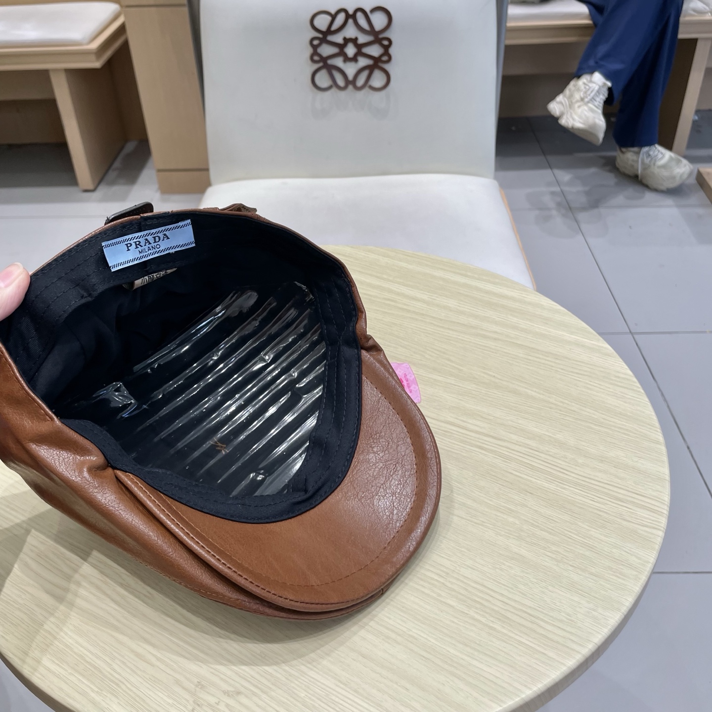  Prada普拉达2025新款秋复古Pu皮前进帽女韩版个性百搭画家帽街头美拉德色系02