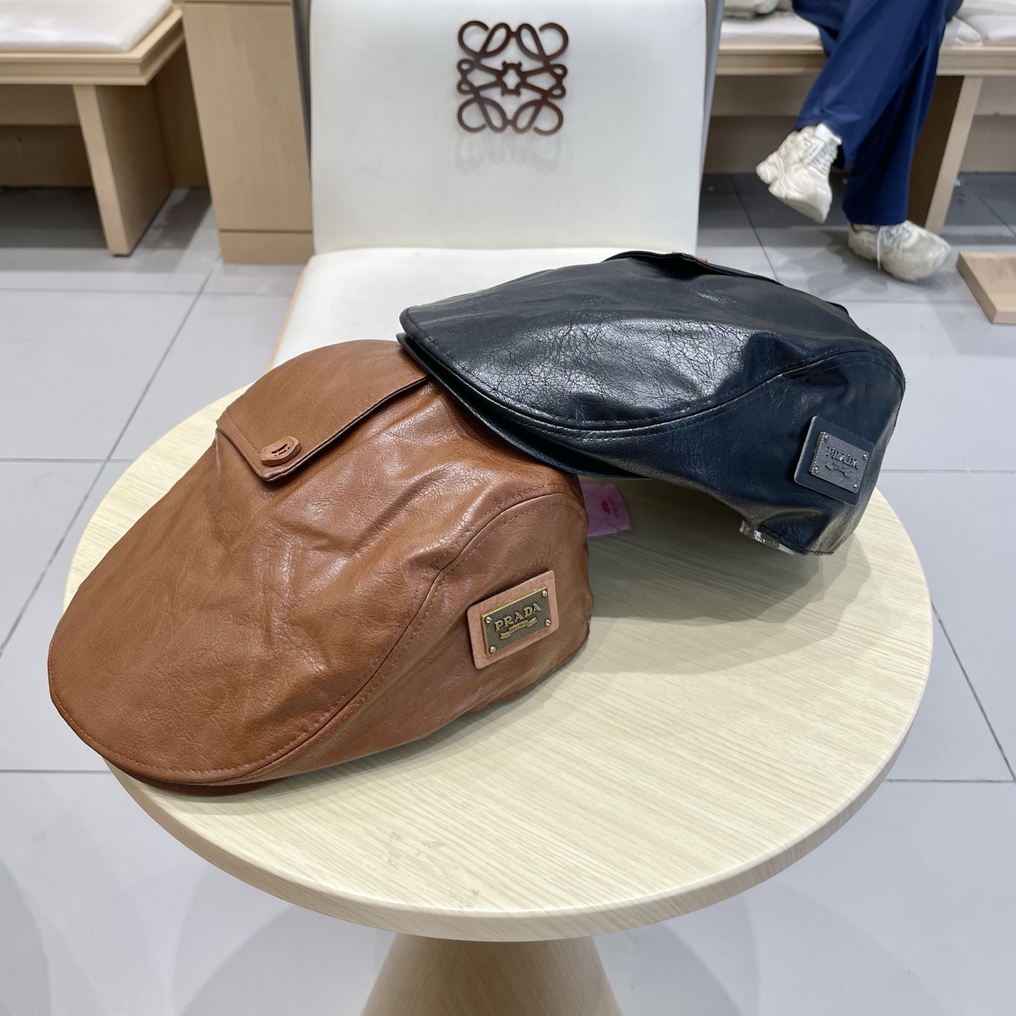  Prada普拉达2025新款秋复古Pu皮前进帽女韩版个性百搭画家帽街头美拉德色系02