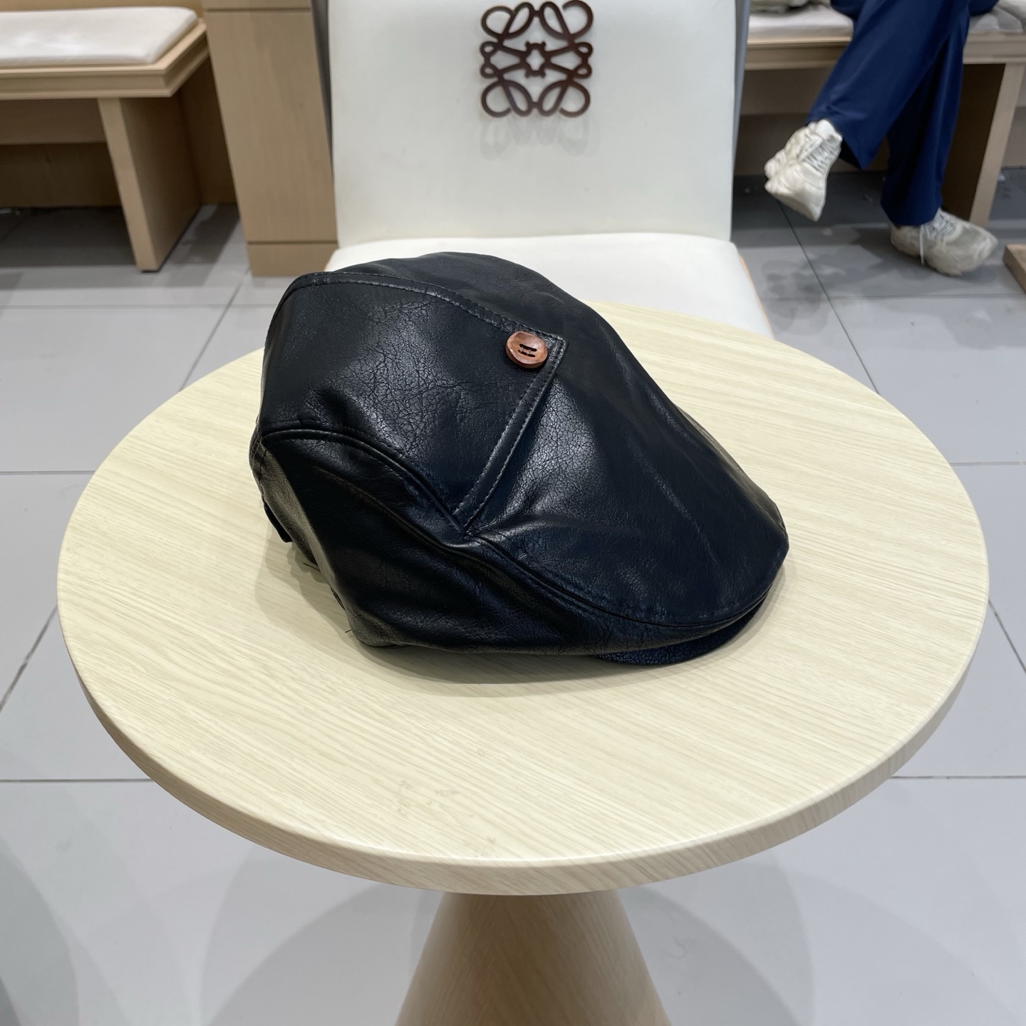  Prada普拉达2025新款秋复古Pu皮前进帽女韩版个性百搭画家帽街头美拉德色系