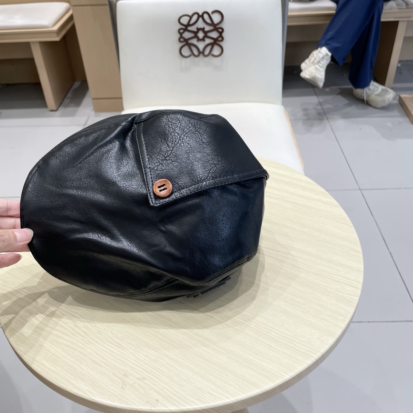  Prada普拉达2025新款秋复古Pu皮前进帽女韩版个性百搭画家帽街头美拉德色系