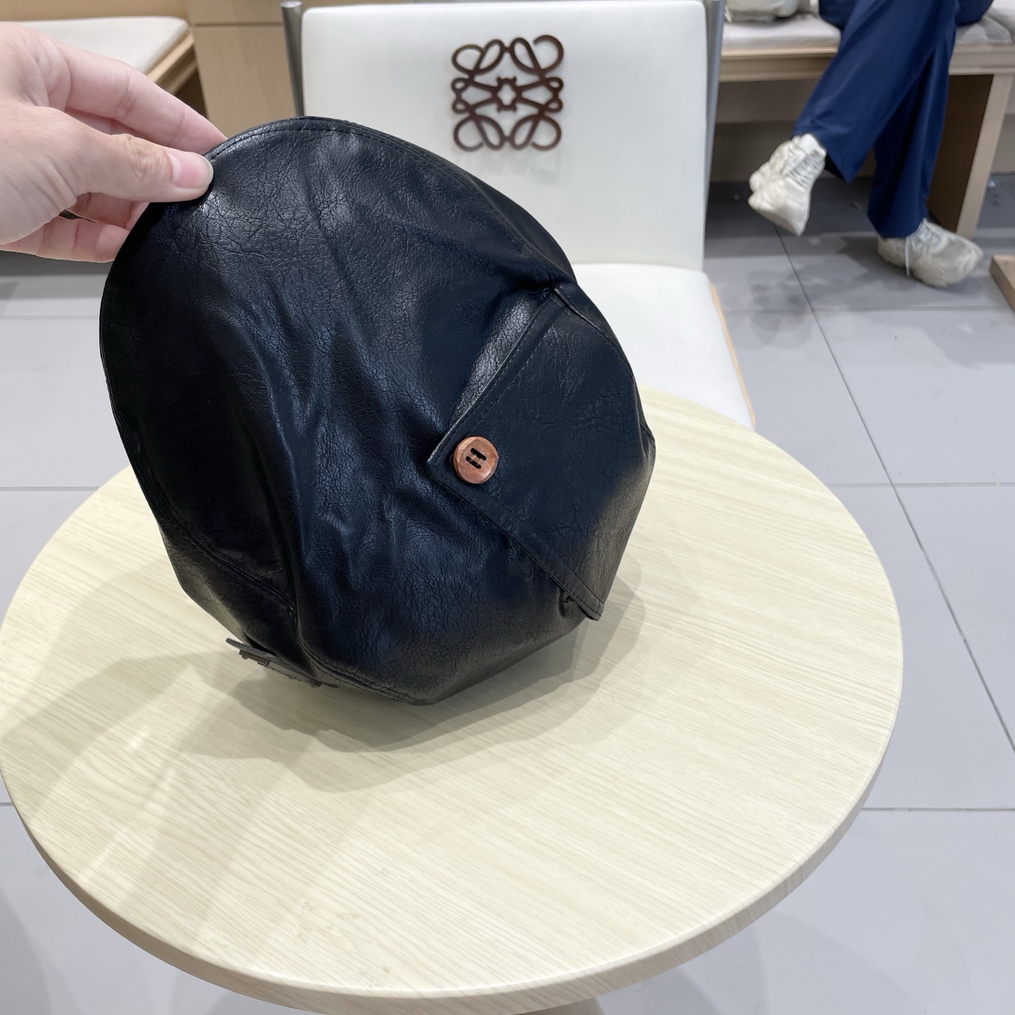  Prada普拉达2025新款秋复古Pu皮前进帽女韩版个性百搭画家帽街头美拉德色系