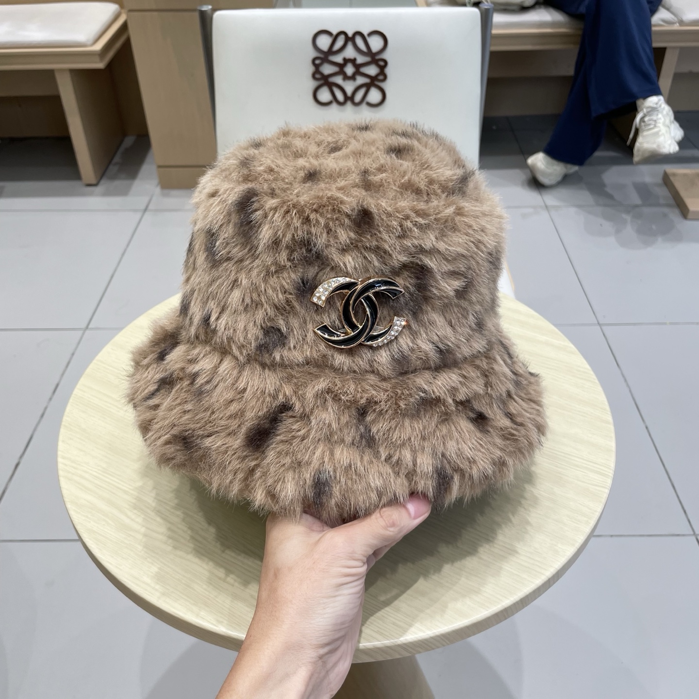  chanel香奈儿真维斯美拉德米色虎斑豹纹盆帽女子冬季保暖加厚毛绒渔夫帽显脸小