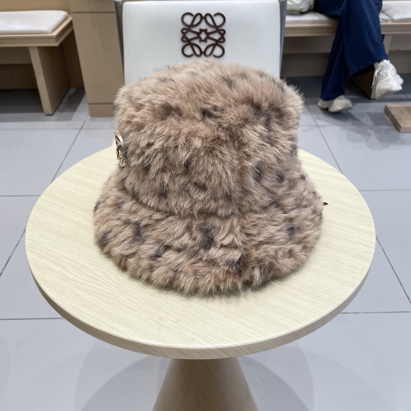  chanel香奈儿真维斯美拉德米色虎斑豹纹盆帽女子冬季保暖加厚毛绒渔夫帽显脸小