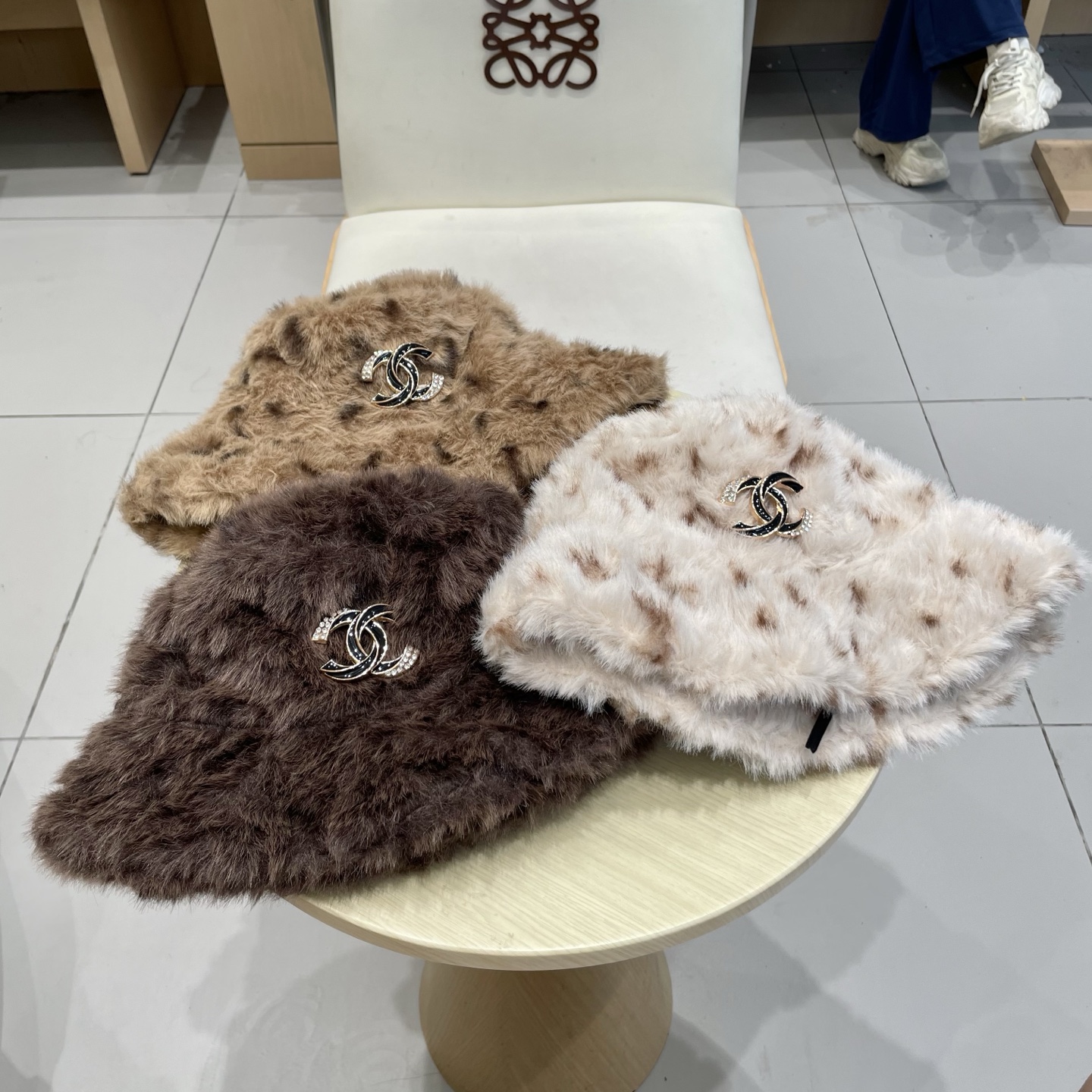  chanel香奈儿真维斯美拉德米色虎斑豹纹盆帽女子冬季保暖加厚毛绒渔夫帽显脸小