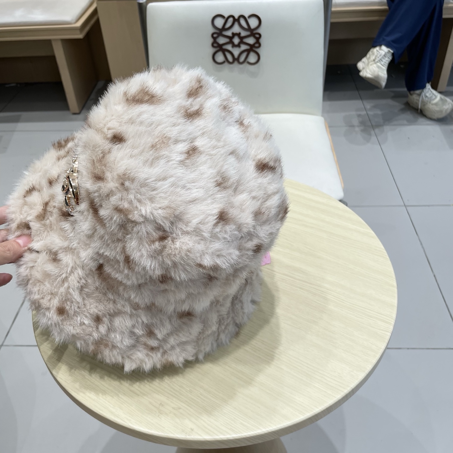  chanel香奈儿真维斯美拉德米色虎斑豹纹盆帽女子冬季保暖加厚毛绒渔夫帽显脸小