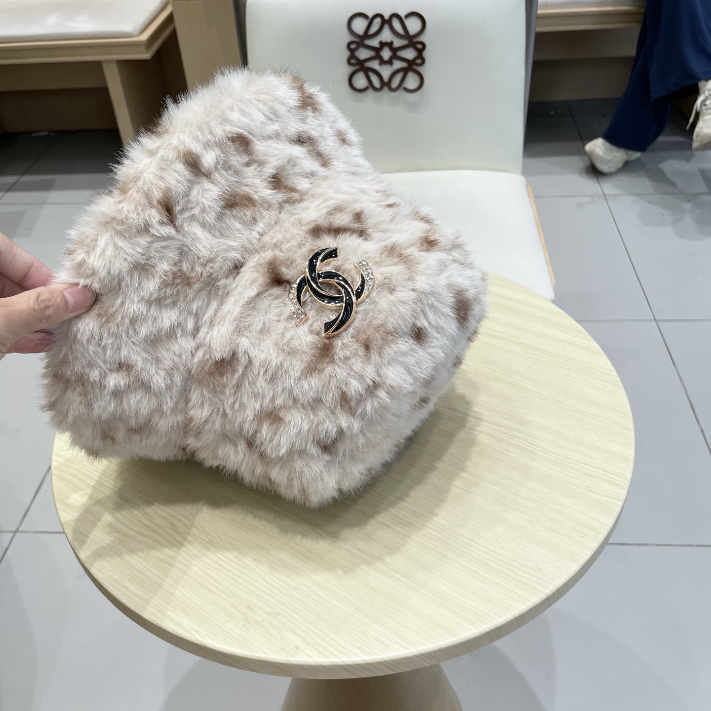  chanel香奈儿真维斯美拉德米色虎斑豹纹盆帽女子冬季保暖加厚毛绒渔夫帽显脸小