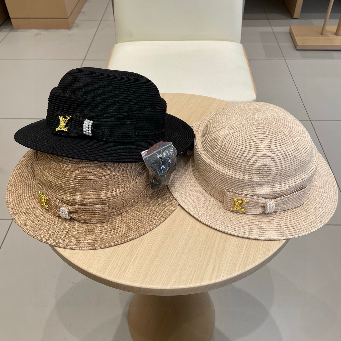   🧢路易威登棒球帽 LouisVuitton😍2025夏季新款蝴蝶结防晒草帽盆帽女韩版气质草编帽出游草