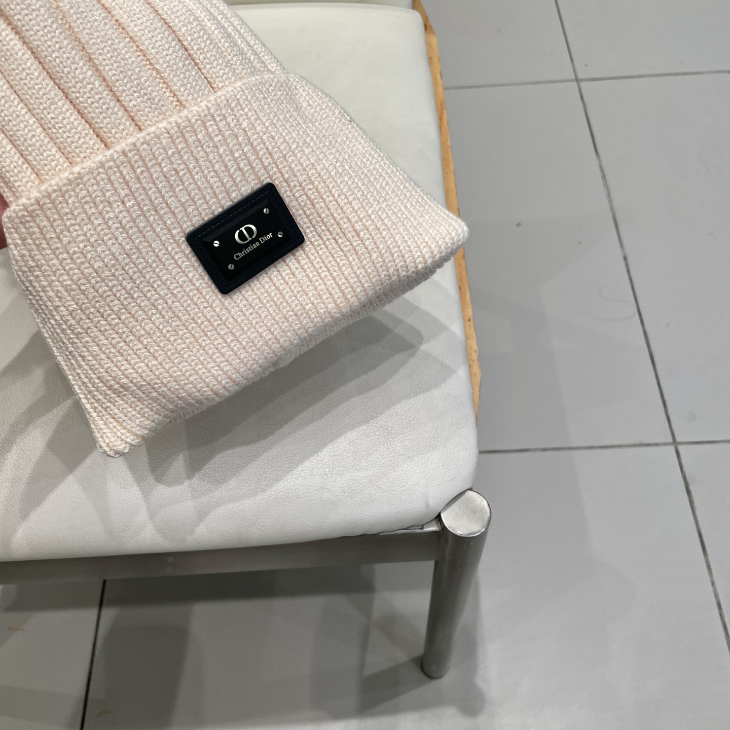 迪奥 👒 秋冬新款配狐狸毛球专柜针织毛线帽，超火爆💖质感一流，出街超好搭配！减龄神器