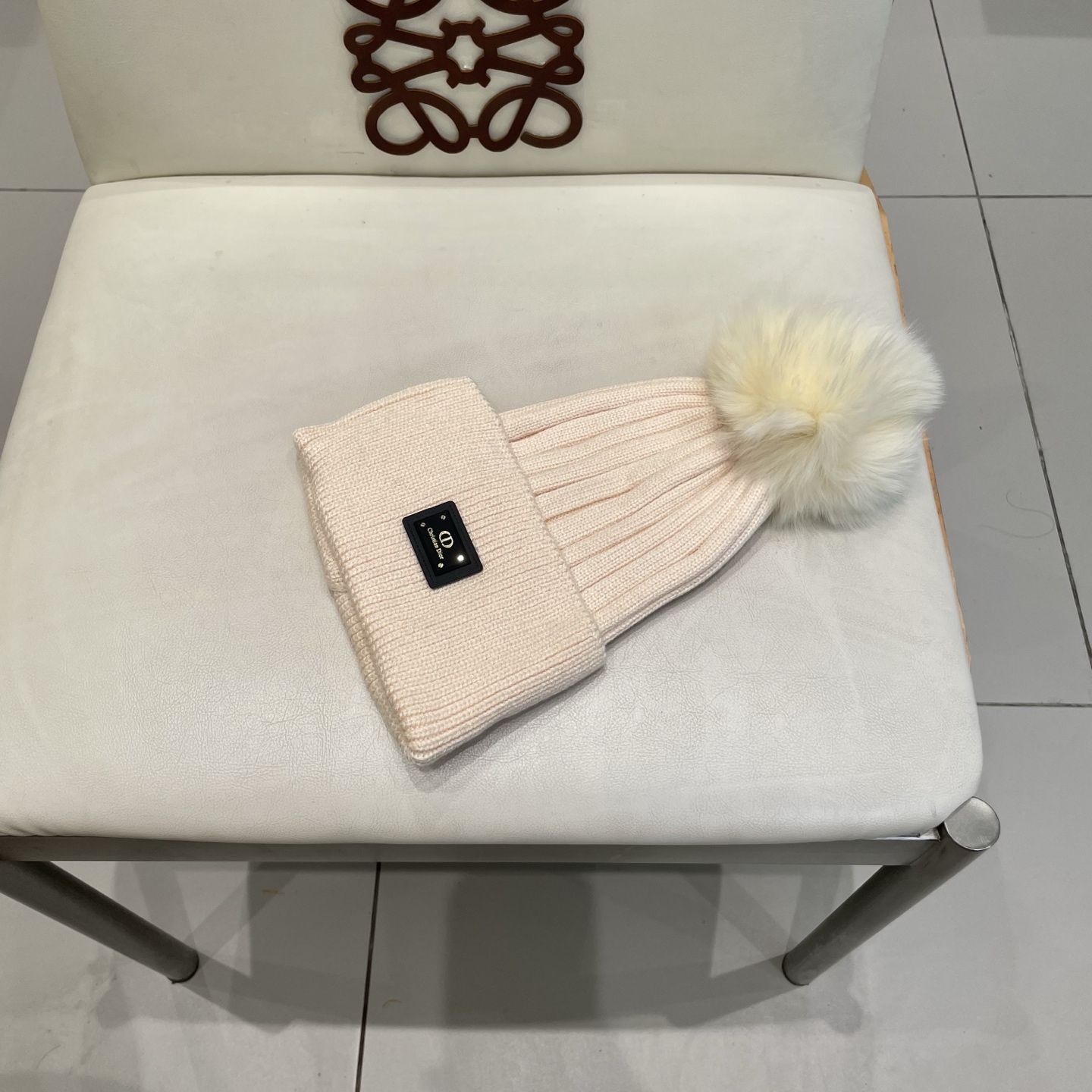 迪奥 👒 秋冬新款配狐狸毛球专柜针织毛线帽，超火爆💖质感一流，出街超好搭配！减龄神器