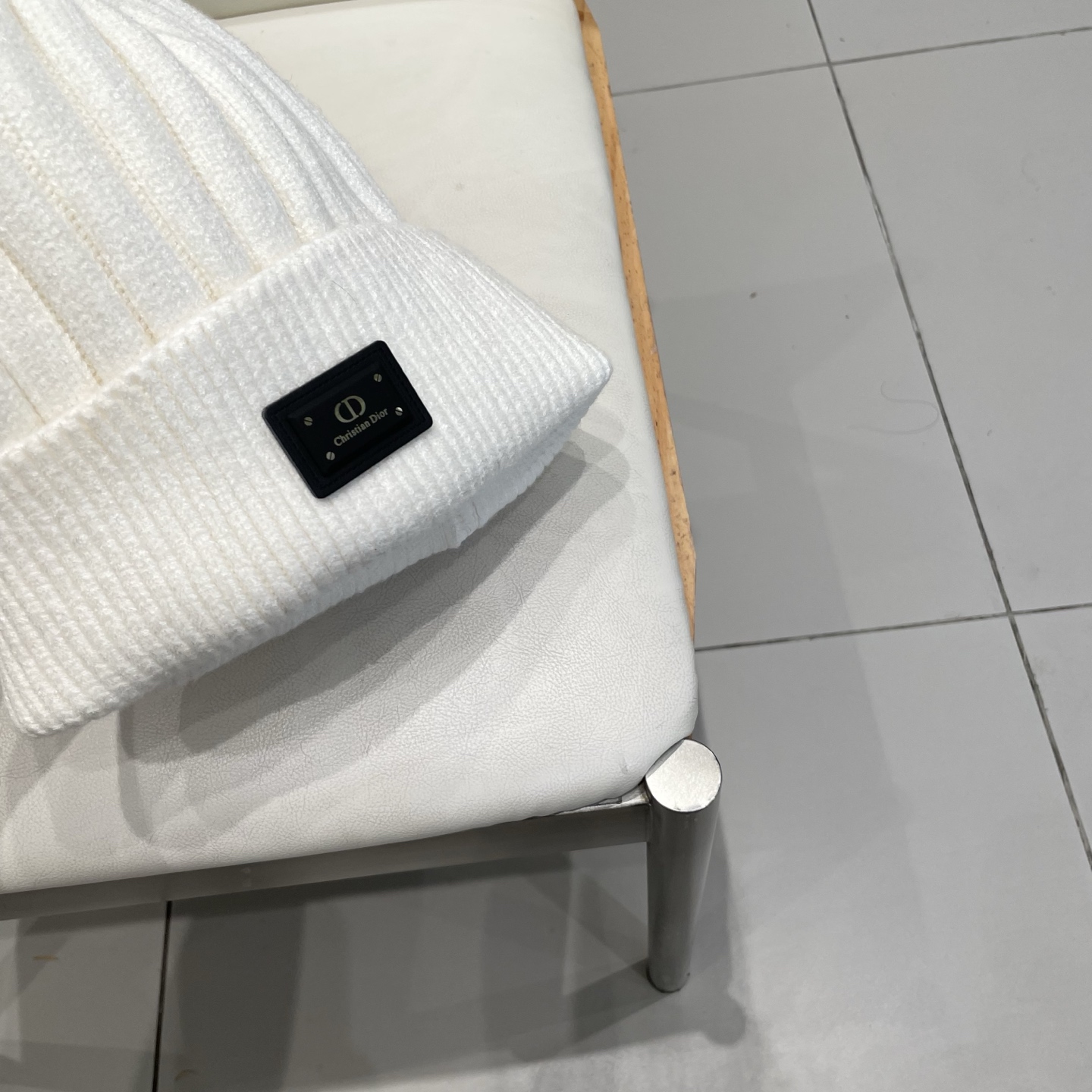 迪奥 👒 秋冬新款配狐狸毛球专柜针织毛线帽，超火爆💖质感一流，出街超好搭配！减龄神器