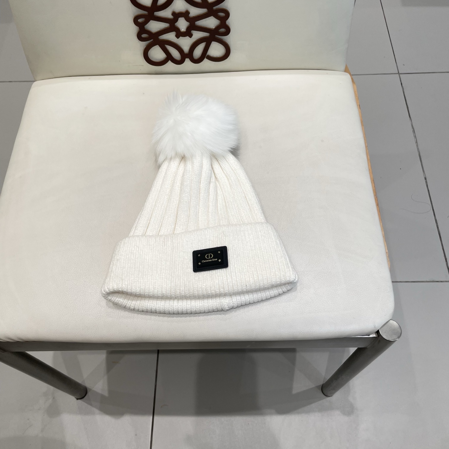迪奥 👒 秋冬新款配狐狸毛球专柜针织毛线帽，超火爆💖质感一流，出街超好搭配！减龄神器