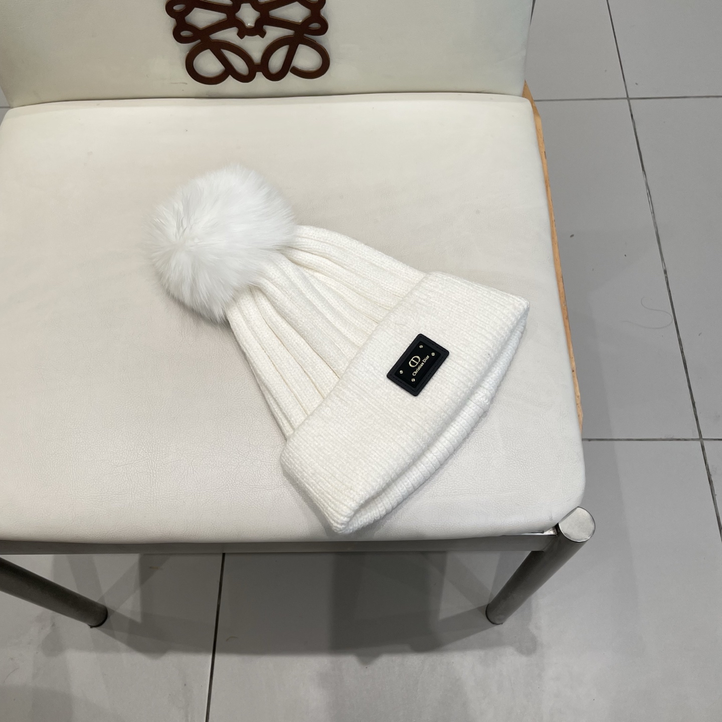 迪奥 👒 秋冬新款配狐狸毛球专柜针织毛线帽，超火爆💖质感一流，出街超好搭配！减龄神器