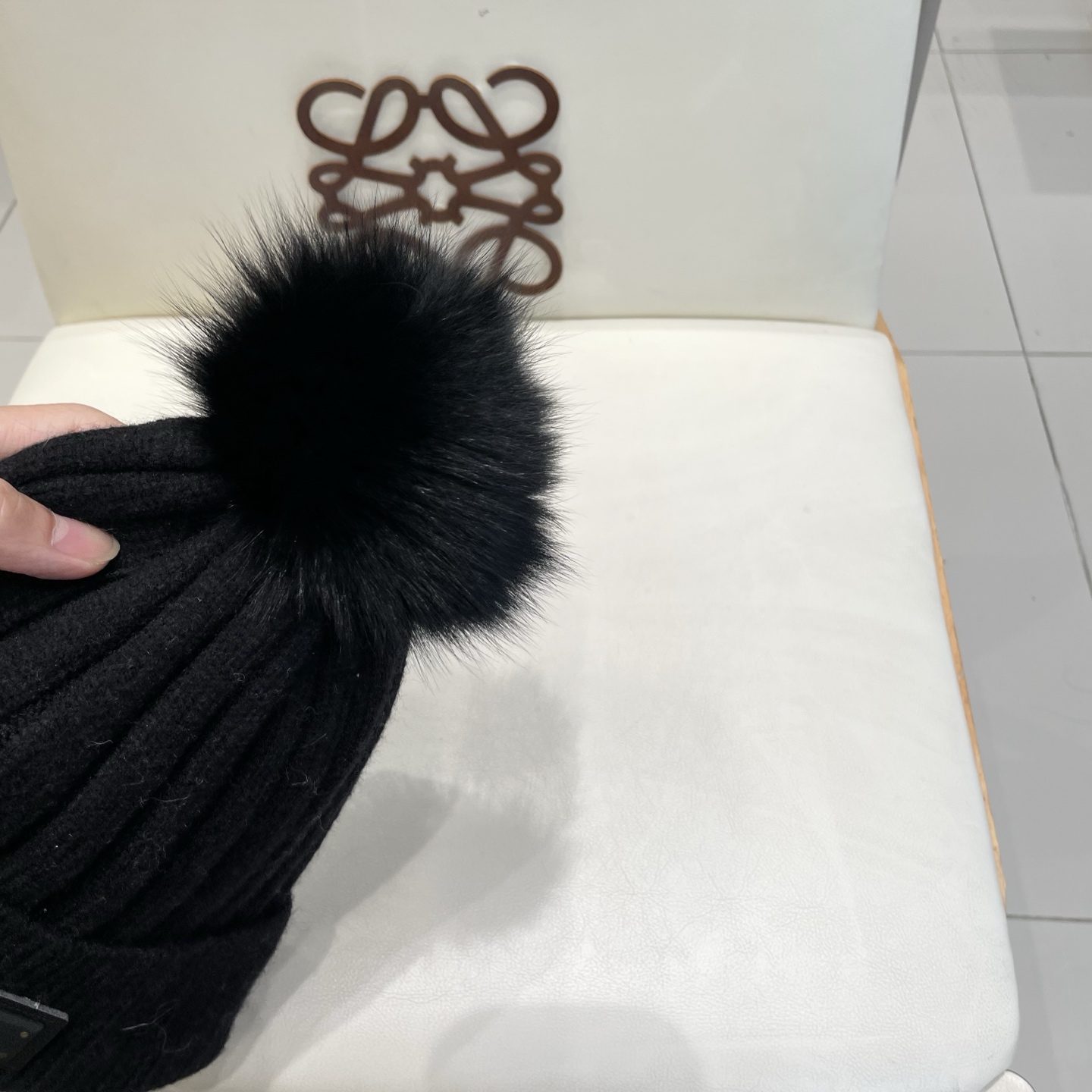 迪奥 👒 秋冬新款配狐狸毛球专柜针织毛线帽，超火爆💖质感一流，出街超好搭配！减龄神器