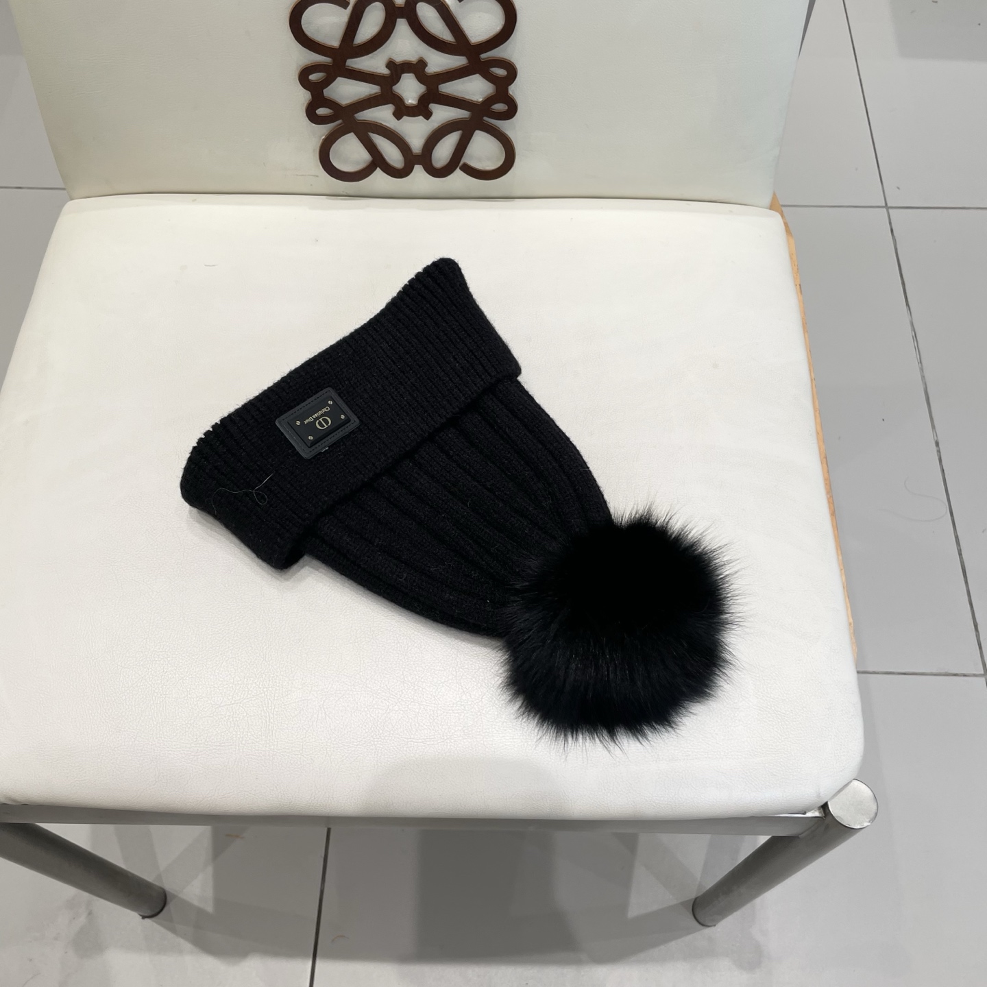 迪奥 👒 秋冬新款配狐狸毛球专柜针织毛线帽，超火爆💖质感一流，出街超好搭配！减龄神器