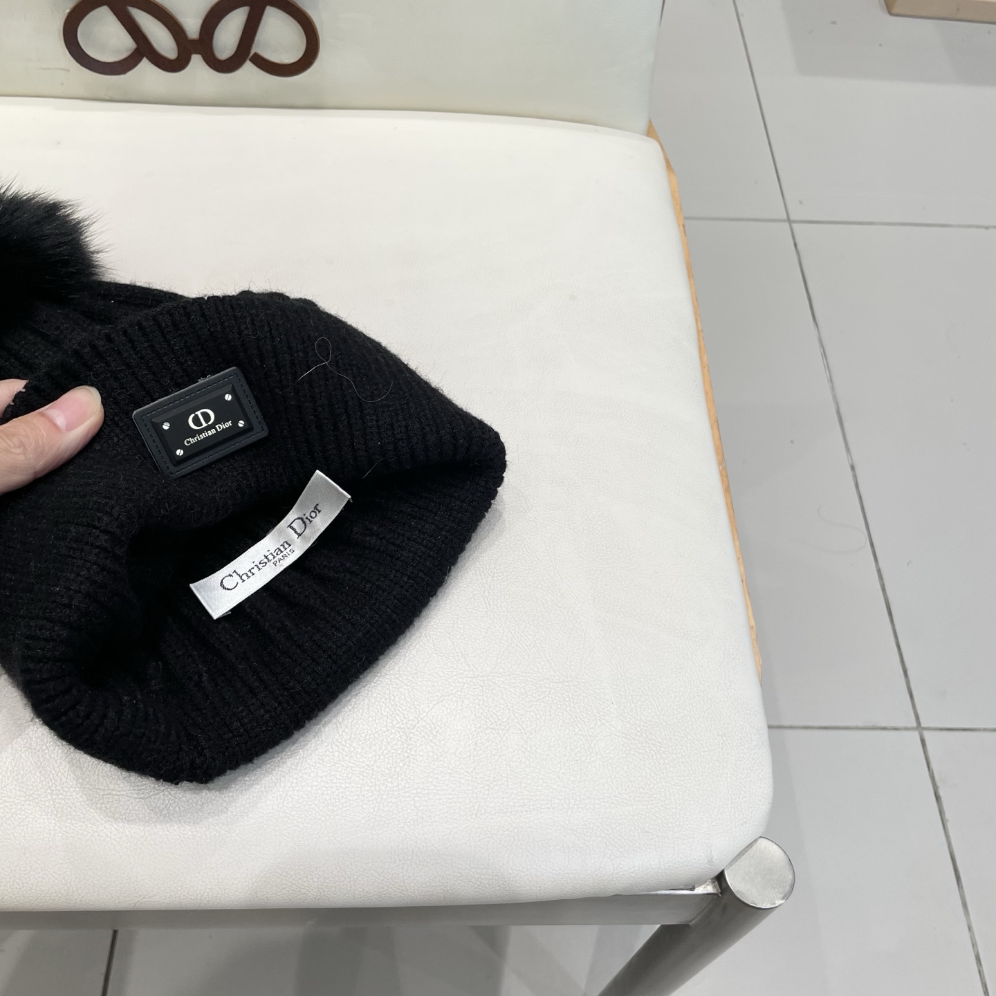 迪奥 👒 秋冬新款配狐狸毛球专柜针织毛线帽，超火爆💖质感一流，出街超好搭配！减龄神器