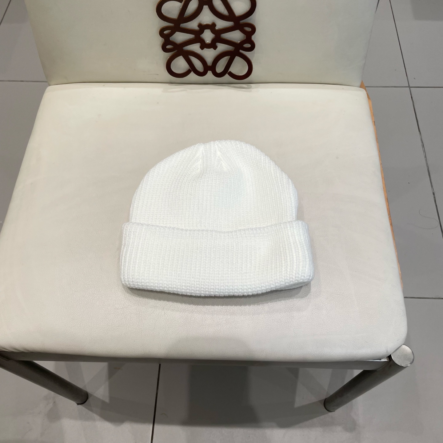  普拉达 Prada 🫓最新三角标 针织帽毛线帽女宽松冷帽，秋冬季保暖加厚 新款护耳针织帽