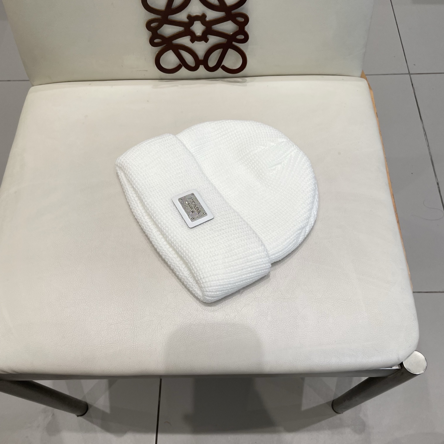  普拉达 Prada 🫓最新三角标 针织帽毛线帽女宽松冷帽，秋冬季保暖加厚 新款护耳针织帽