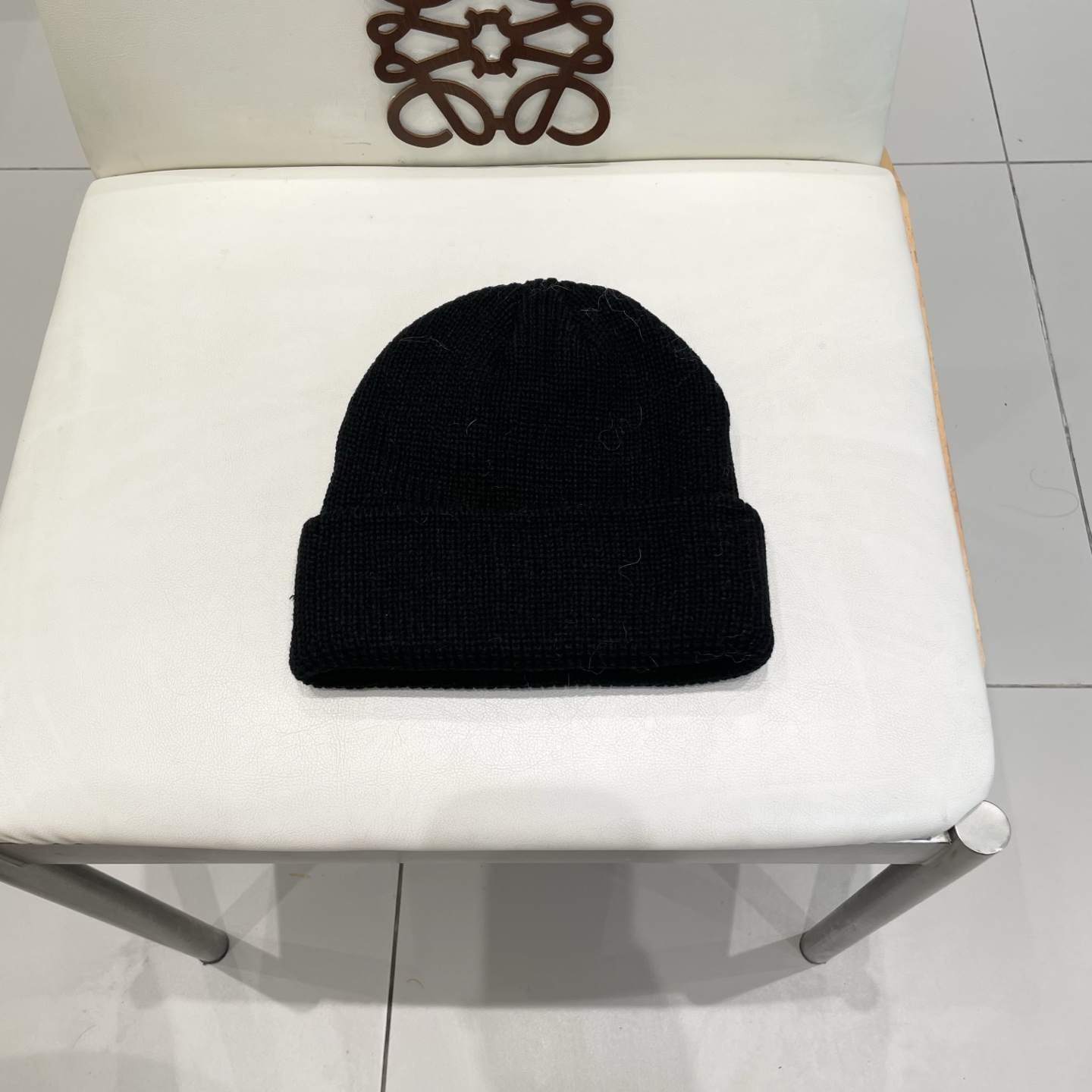  普拉达 Prada 🫓最新三角标 针织帽毛线帽女宽松冷帽，秋冬季保暖加厚 新款护耳针织帽