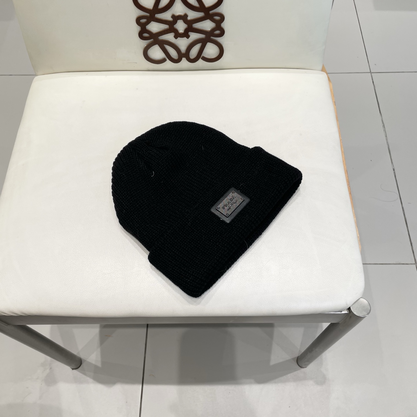  普拉达 Prada 🫓最新三角标 针织帽毛线帽女宽松冷帽，秋冬季保暖加厚 新款护耳针织帽