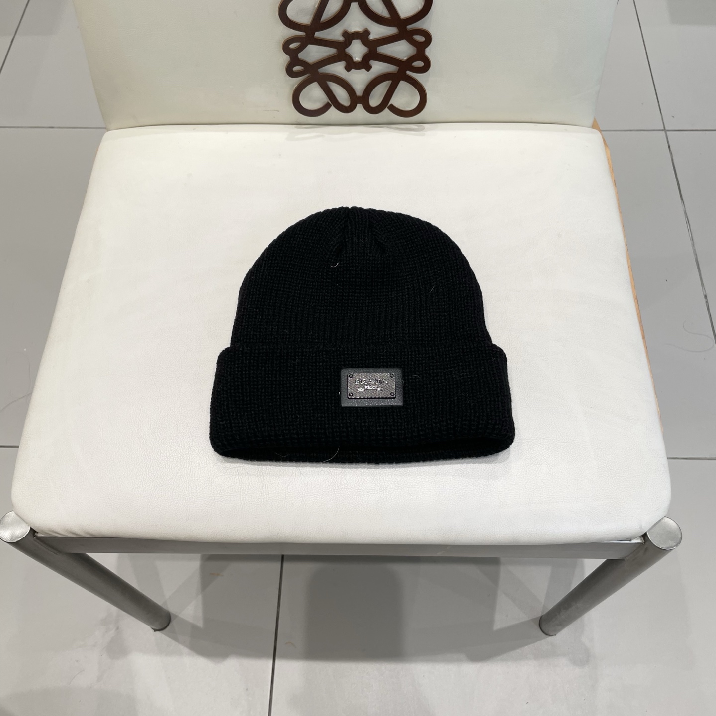  普拉达 Prada 🫓最新三角标 针织帽毛线帽女宽松冷帽，秋冬季保暖加厚 新款护耳针织帽