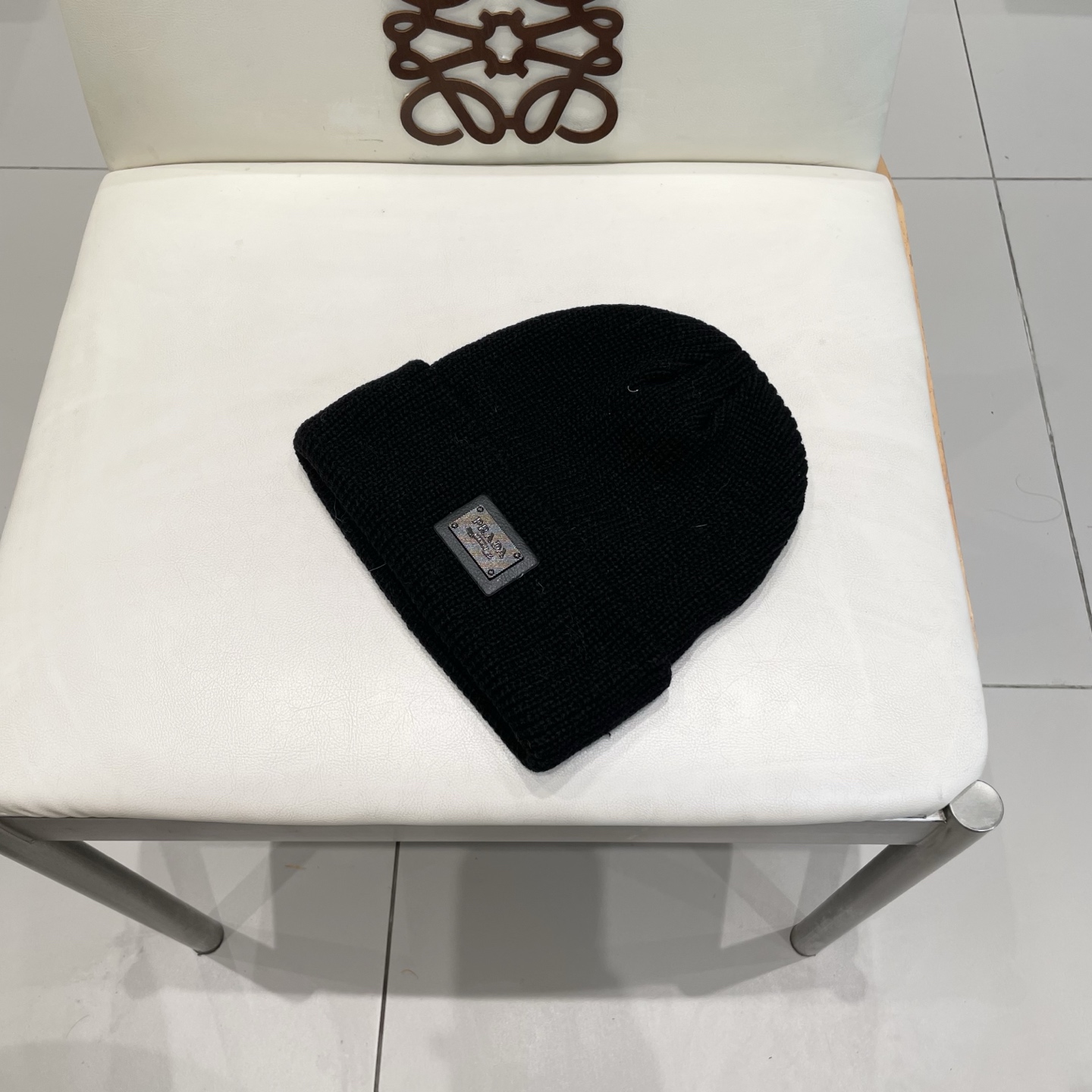  普拉达 Prada 🫓最新三角标 针织帽毛线帽女宽松冷帽，秋冬季保暖加厚 新款护耳针织帽