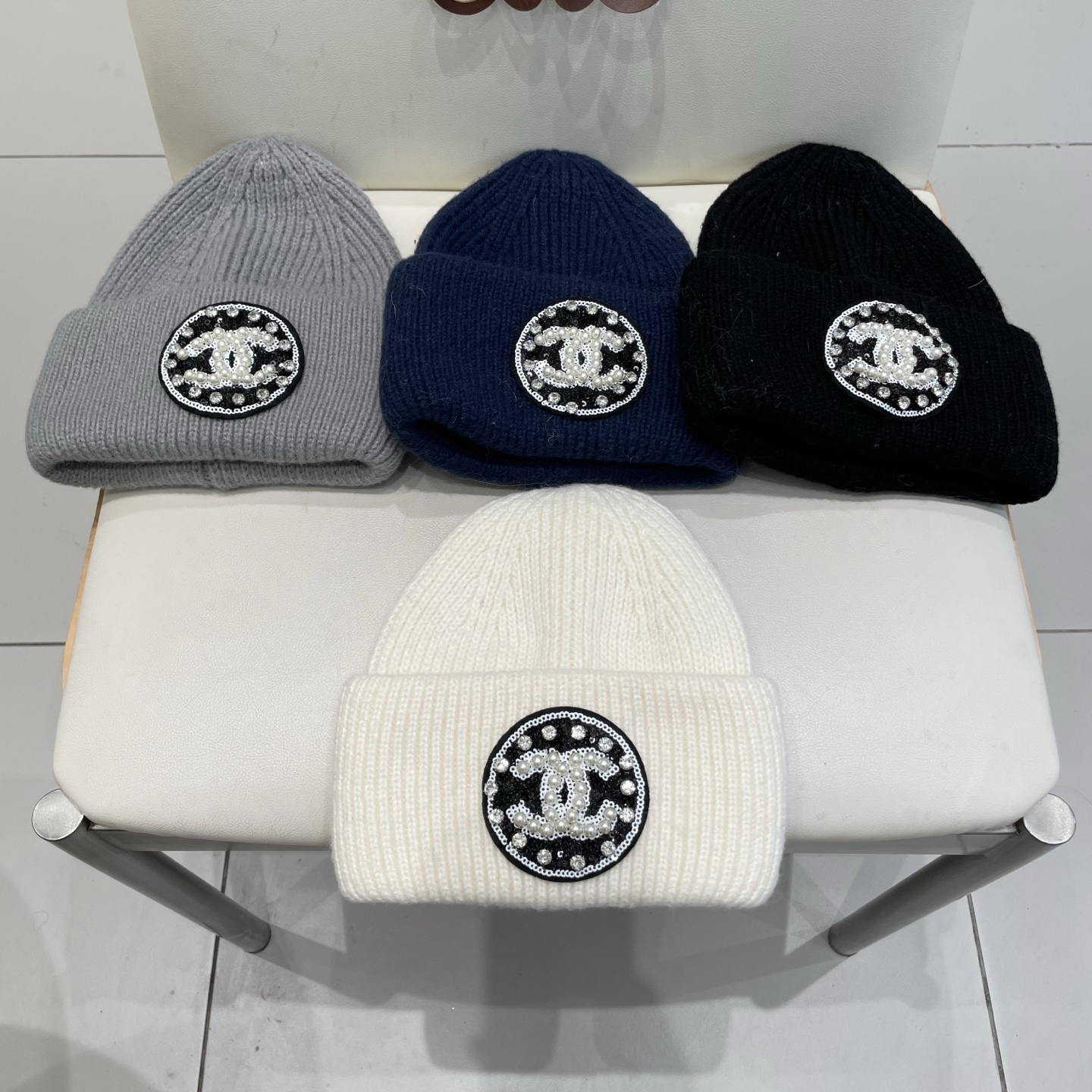  Chanel官网品质香奈儿秋冬网红时尚博主推荐款毛线帽，小红书爆款，手感超柔软舒适的针织线帽，弹性极佳