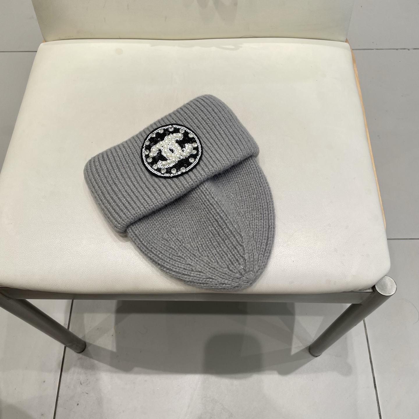  Chanel官网品质香奈儿秋冬网红时尚博主推荐款毛线帽，小红书爆款，手感超柔软舒适的针织线帽，弹性极佳