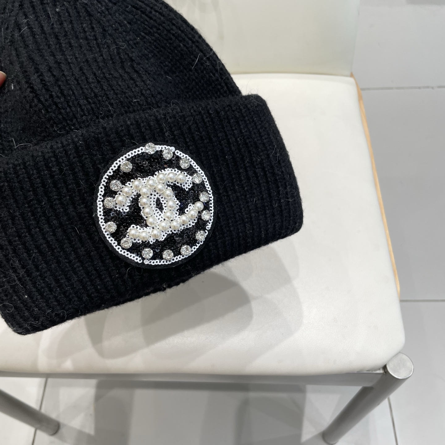  Chanel官网品质香奈儿秋冬网红时尚博主推荐款毛线帽，小红书爆款，手感超柔软舒适的针织线帽，弹性极佳