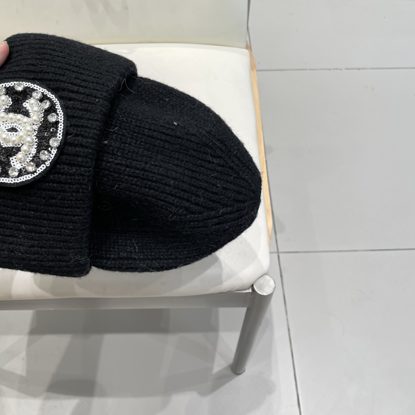  Chanel官网品质香奈儿秋冬网红时尚博主推荐款毛线帽，小红书爆款，手感超柔软舒适的针织线帽，弹性极佳