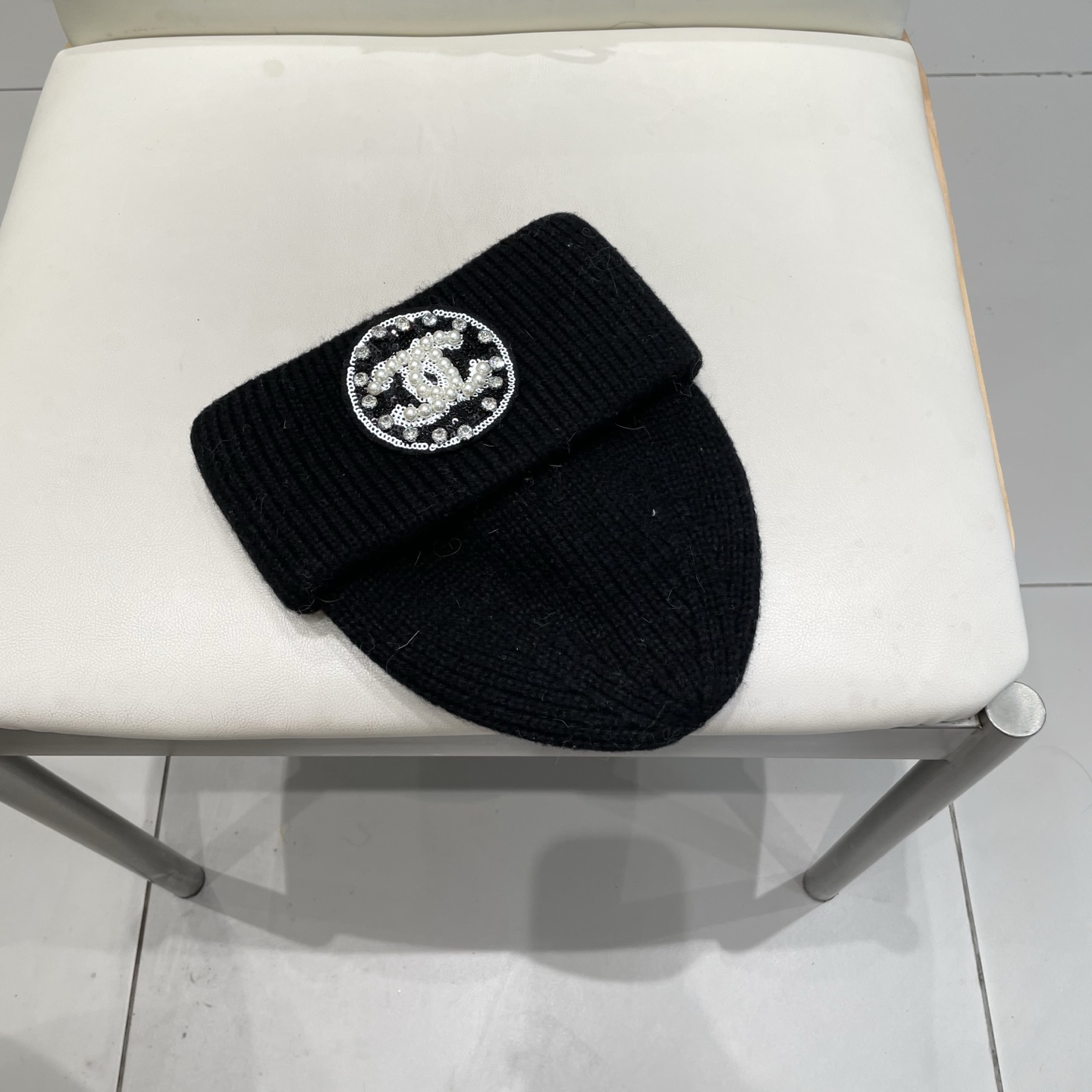  Chanel官网品质香奈儿秋冬网红时尚博主推荐款毛线帽，小红书爆款，手感超柔软舒适的针织线帽，弹性极佳