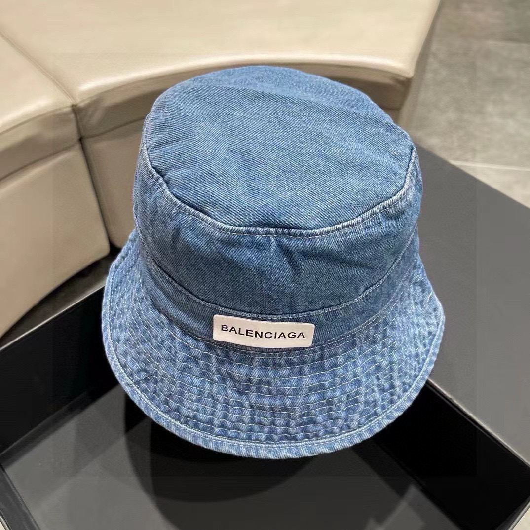 🧢巴黎世家-复古洗水渔夫帽
大热款~风格非常复古！
帽型非常赞 大头围上头也很有型~
男女同款 热卖！！