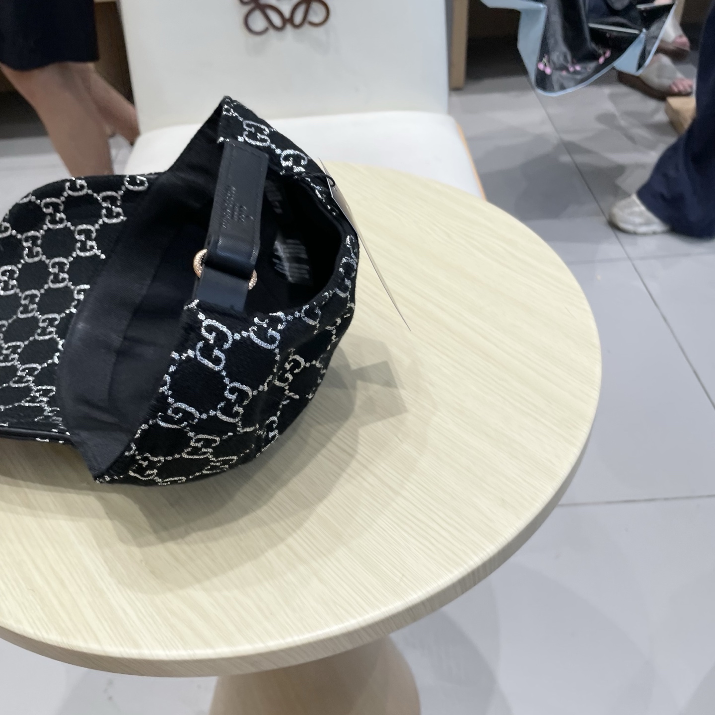 Gucci古奇新款原单棒球帽， 专柜11开模订制，原版帆布面料轻盈透气！基础头围56，贴片可调节。