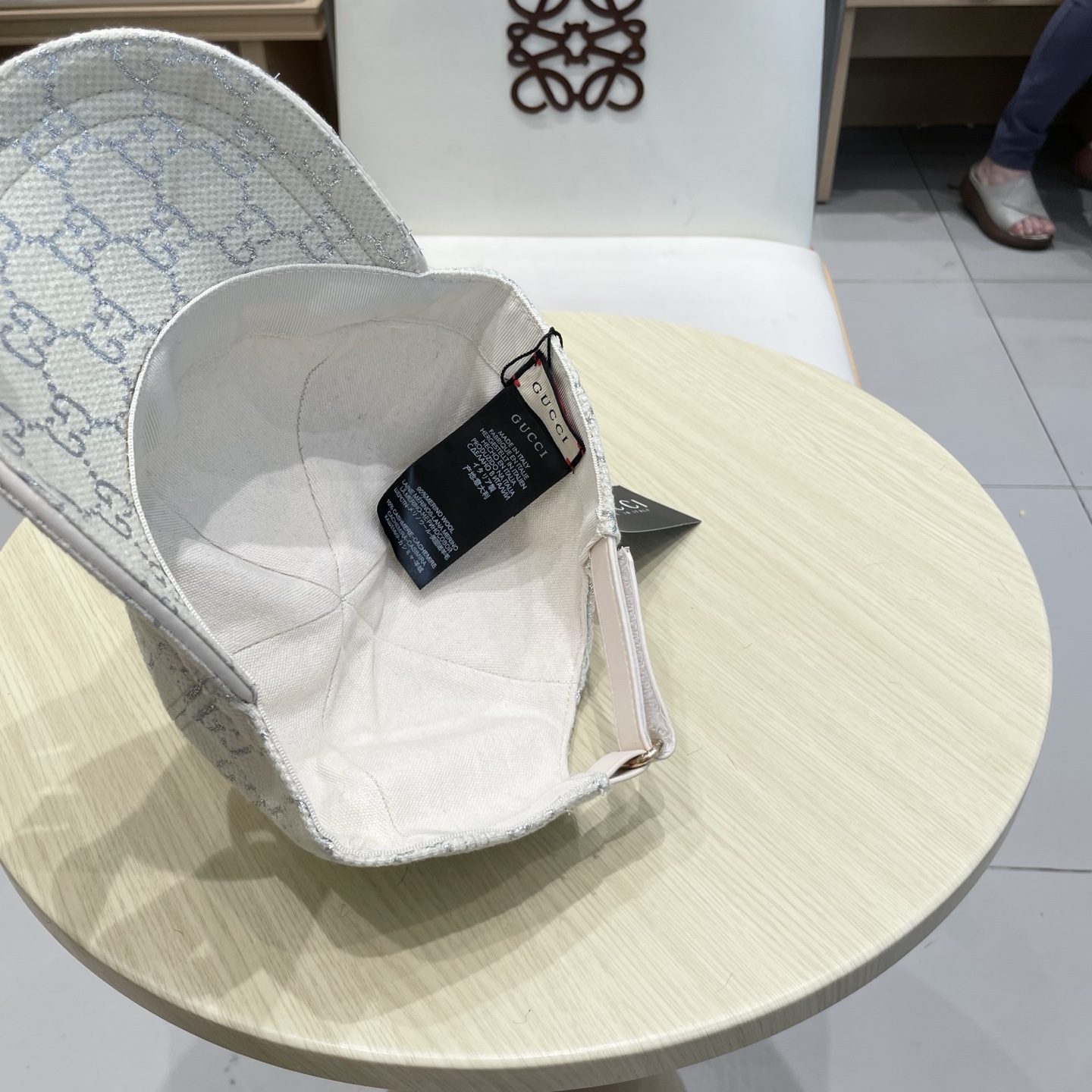 Gucci古奇新款原单棒球帽， 专柜11开模订制，原版帆布面料轻盈透气！基础头围56，贴片可调节。