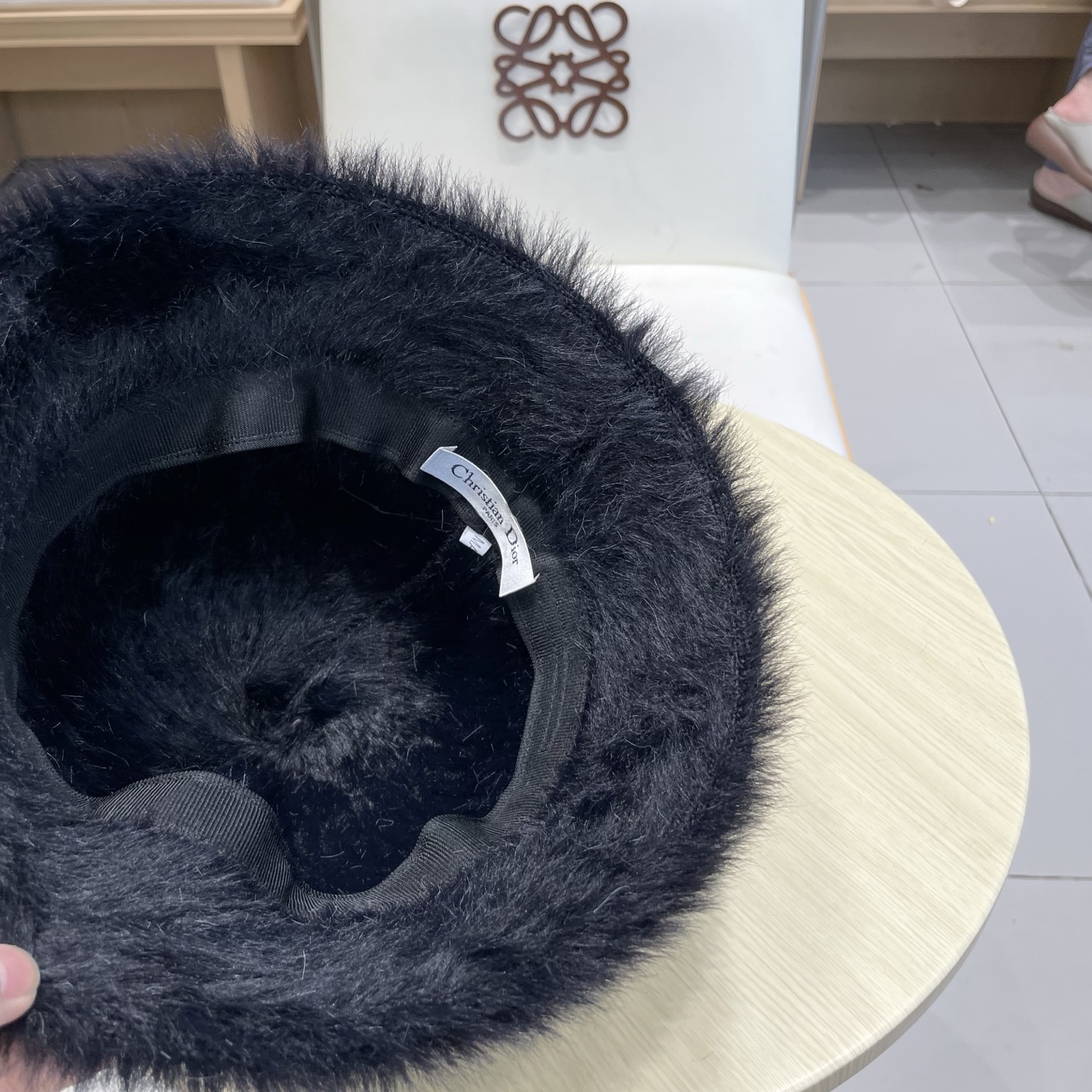  迪奥Dior毛兔毛渔夫帽女日系秋冬保暖可爱圆顶水桶帽子气质百搭遮脸盆帽