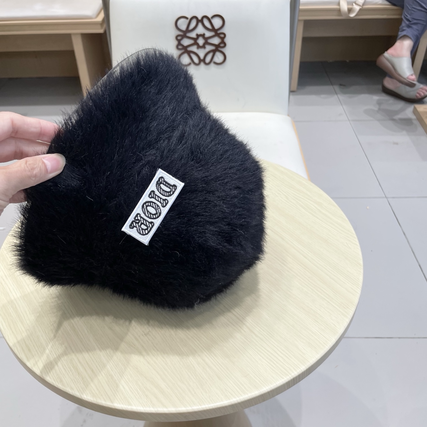  迪奥Dior毛兔毛渔夫帽女日系秋冬保暖可爱圆顶水桶帽子气质百搭遮脸盆帽