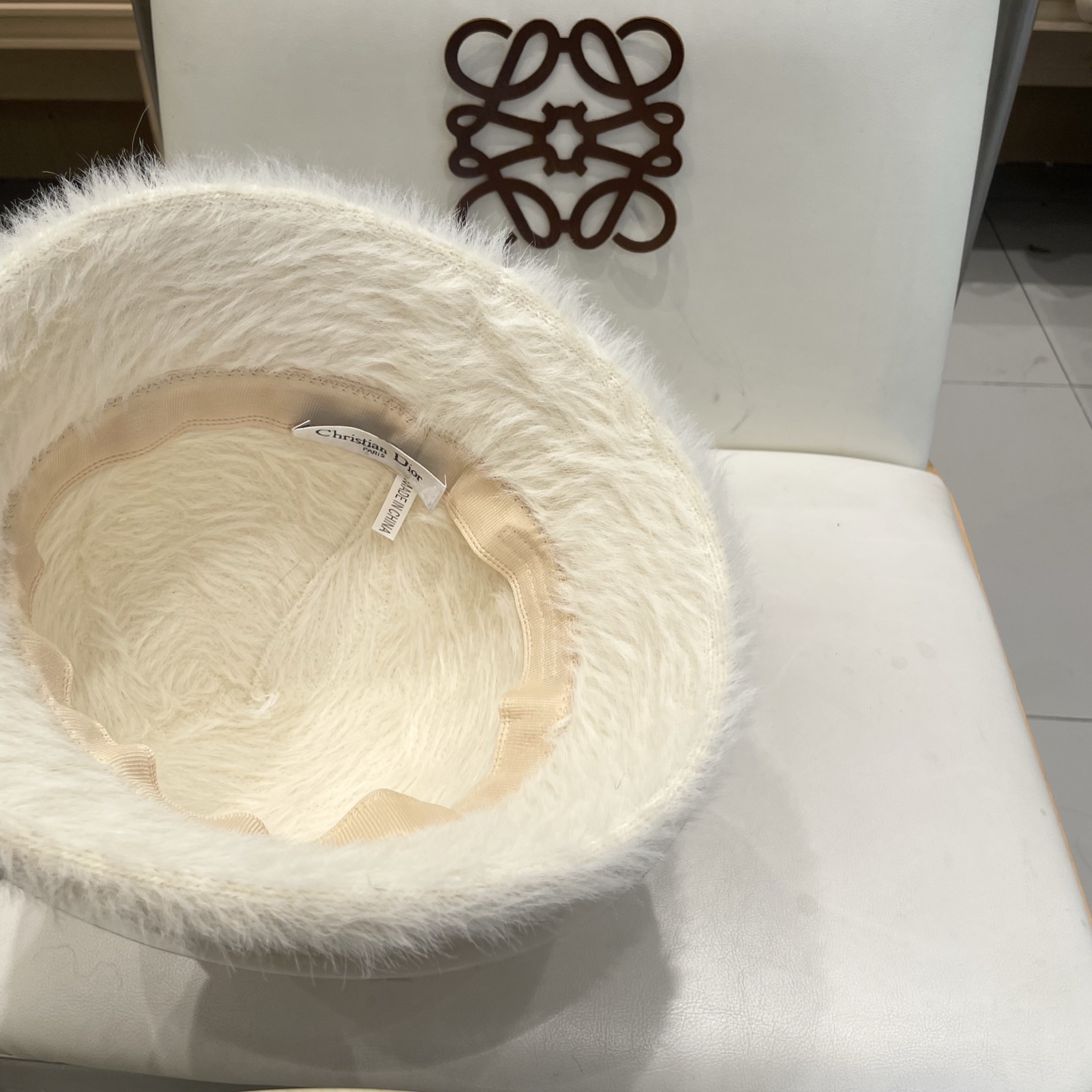  迪奥Dior毛兔毛渔夫帽女日系秋冬保暖可爱圆顶水桶帽子气质百搭遮脸盆帽