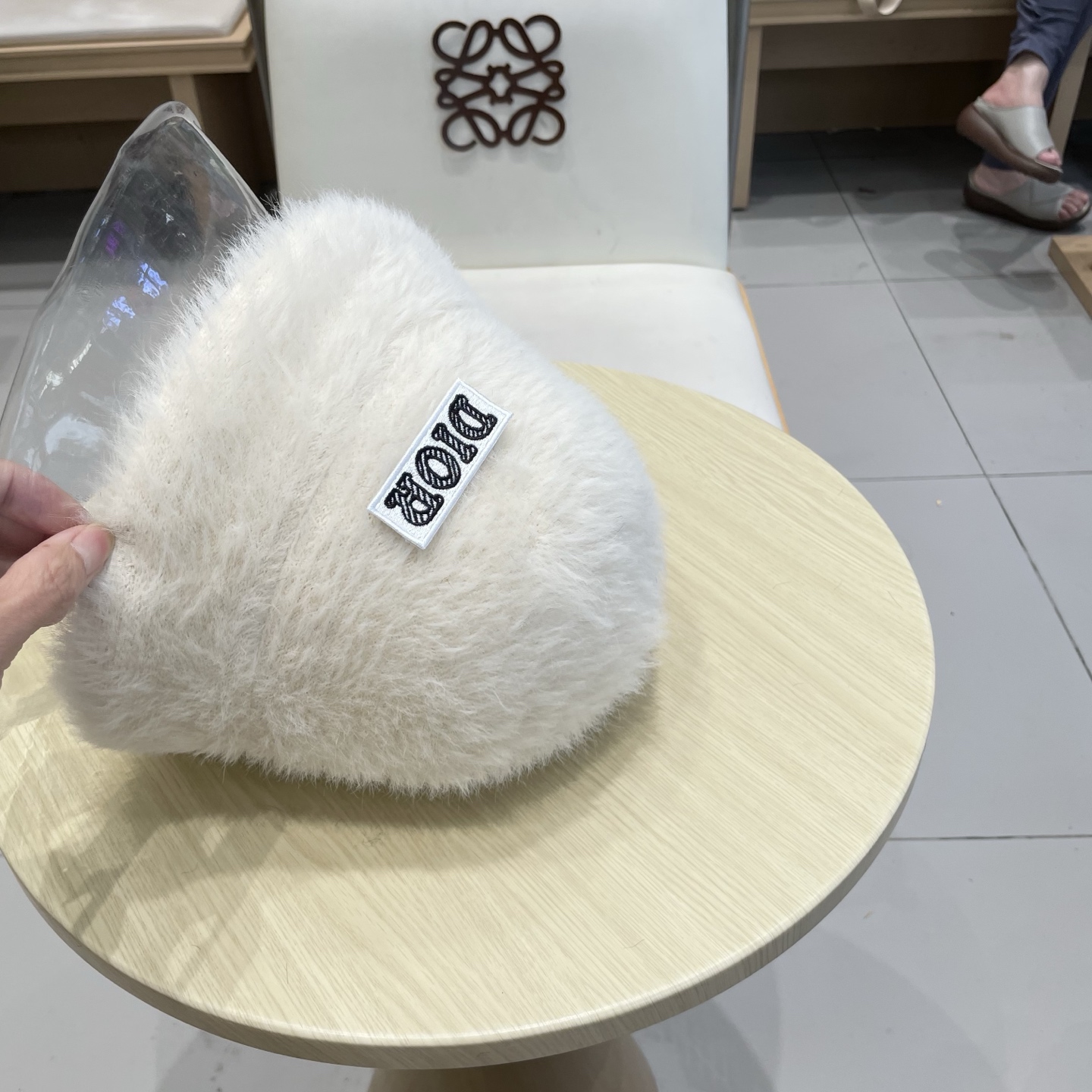  迪奥Dior毛兔毛渔夫帽女日系秋冬保暖可爱圆顶水桶帽子气质百搭遮脸盆帽