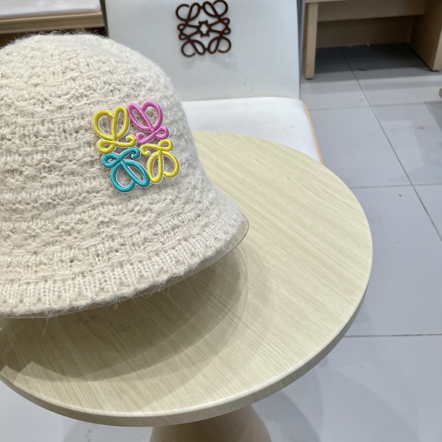 LOEWE罗意威秋冬百搭针织毛绒帽子女2025新款日系复古盆帽时尚保暖毛线水桶帽