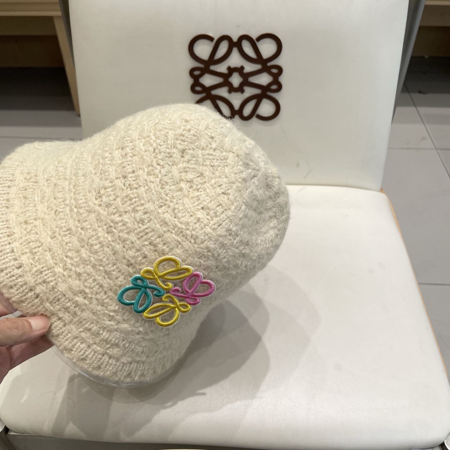 LOEWE罗意威秋冬百搭针织毛绒帽子女2025新款日系复古盆帽时尚保暖毛线水桶帽