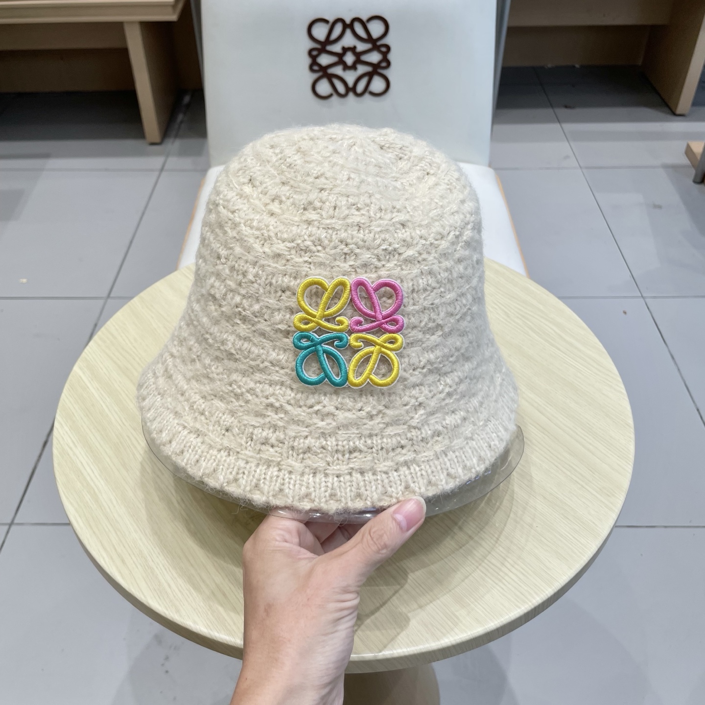 LOEWE罗意威秋冬百搭针织毛绒帽子女2025新款日系复古盆帽时尚保暖毛线水桶帽