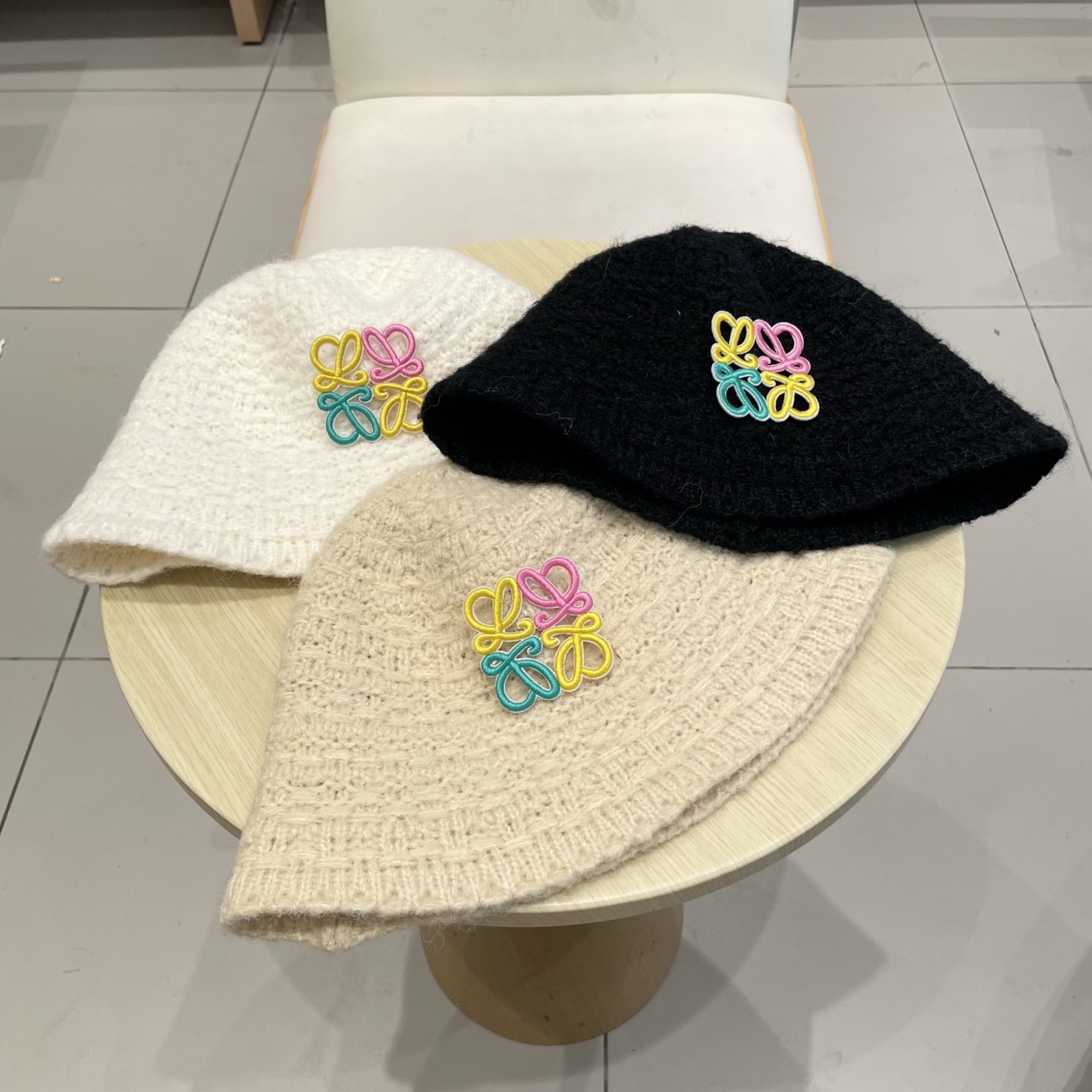 LOEWE罗意威秋冬百搭针织毛绒帽子女2025新款日系复古盆帽时尚保暖毛线水桶帽